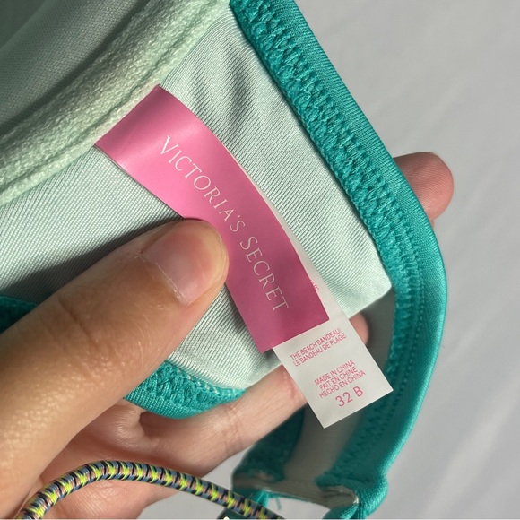 Victoria’s Secret Blue Bathing Suit Top - Picture 9 of 10